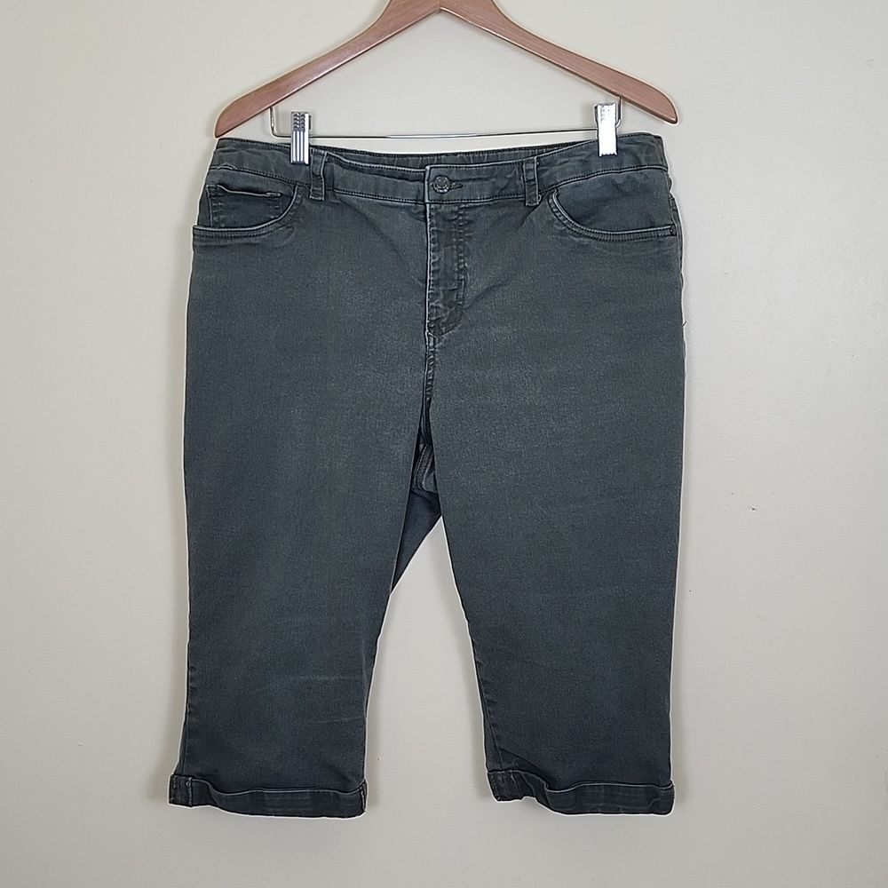 Croft & Barrow Women's Natural Fit Olive Green Stretch Denim Capris, Size 16
